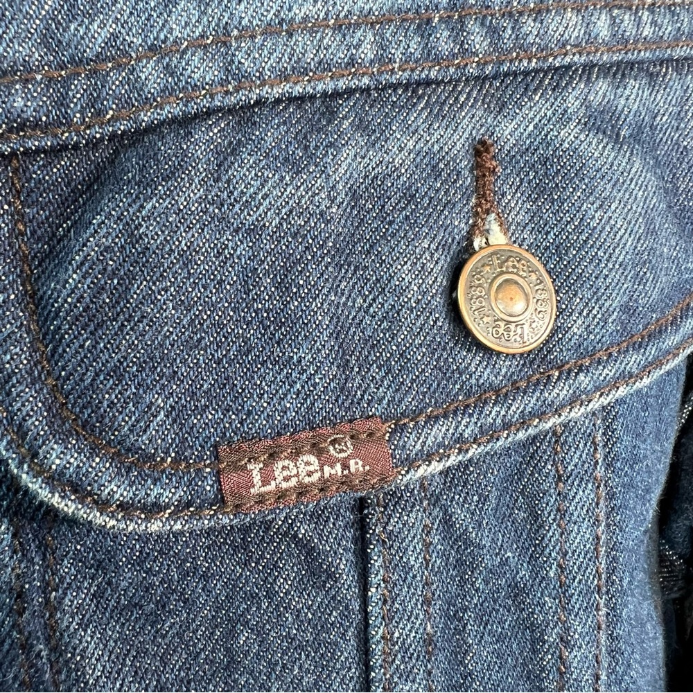 Vintage Lee 90’s Bald Eagle American Flag Embroidered Denim Jean Jacket MEDIUM - Picture 6 of 15